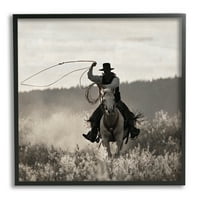 Stupell Industries Cowboy Lasso Western Photography állatok és rovarok Fényképezés Fekete Keretes Art Print Wall Art
